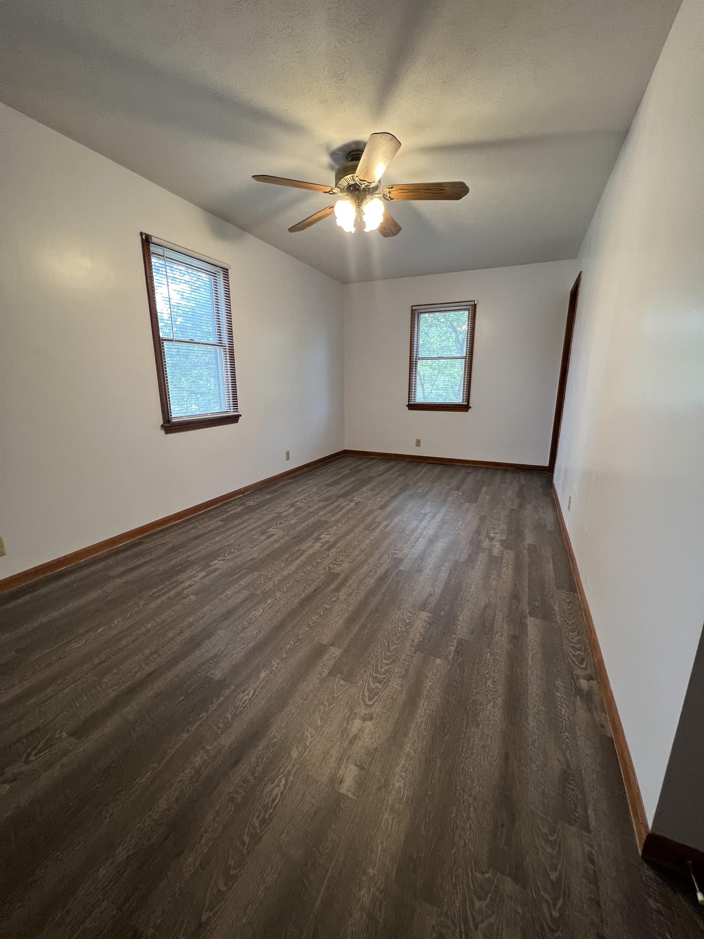 1407 Main Street, Room 7